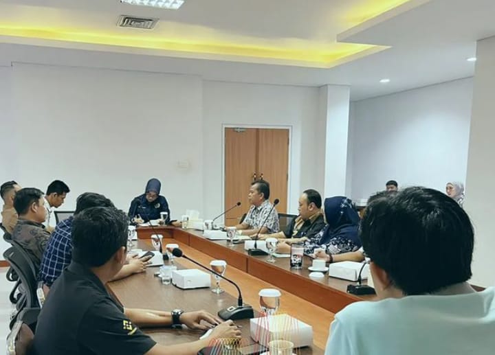Komisi II DPRD kota Samarinda Hearing mengenai koordinasi masalah kelangkaan LPG