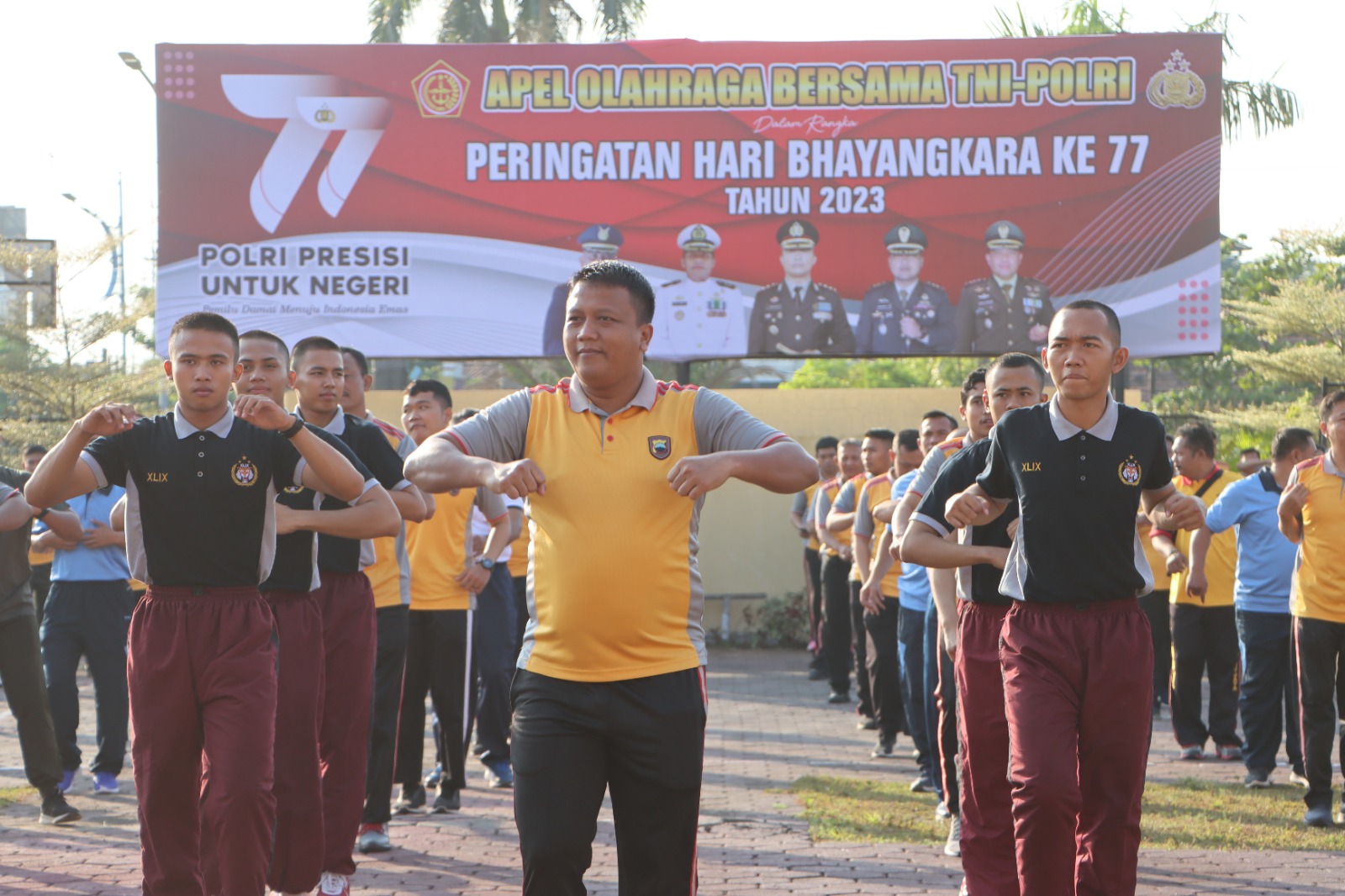 Semarakan Hari Bhayangkara ke-77, Polres Tegal Kota Gelar Olahraga Bersama TNI-Polri