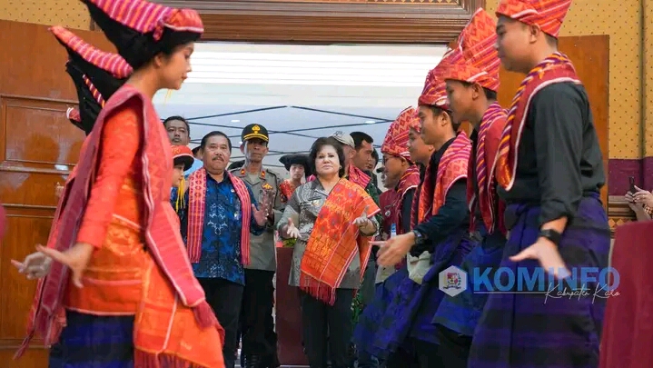 Bupati Karo Buka Secara Resmi Kongres Kebudayaan Karo Tahapan Perkawinan Adat