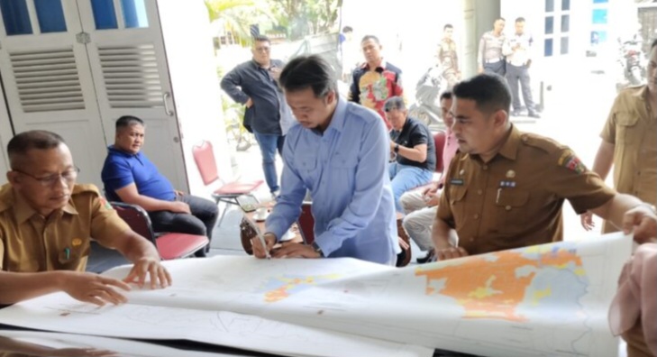 Erman Safar Tandatangani Batas Wilayah Administrasi Kelurahan di Kota Bukittinggi