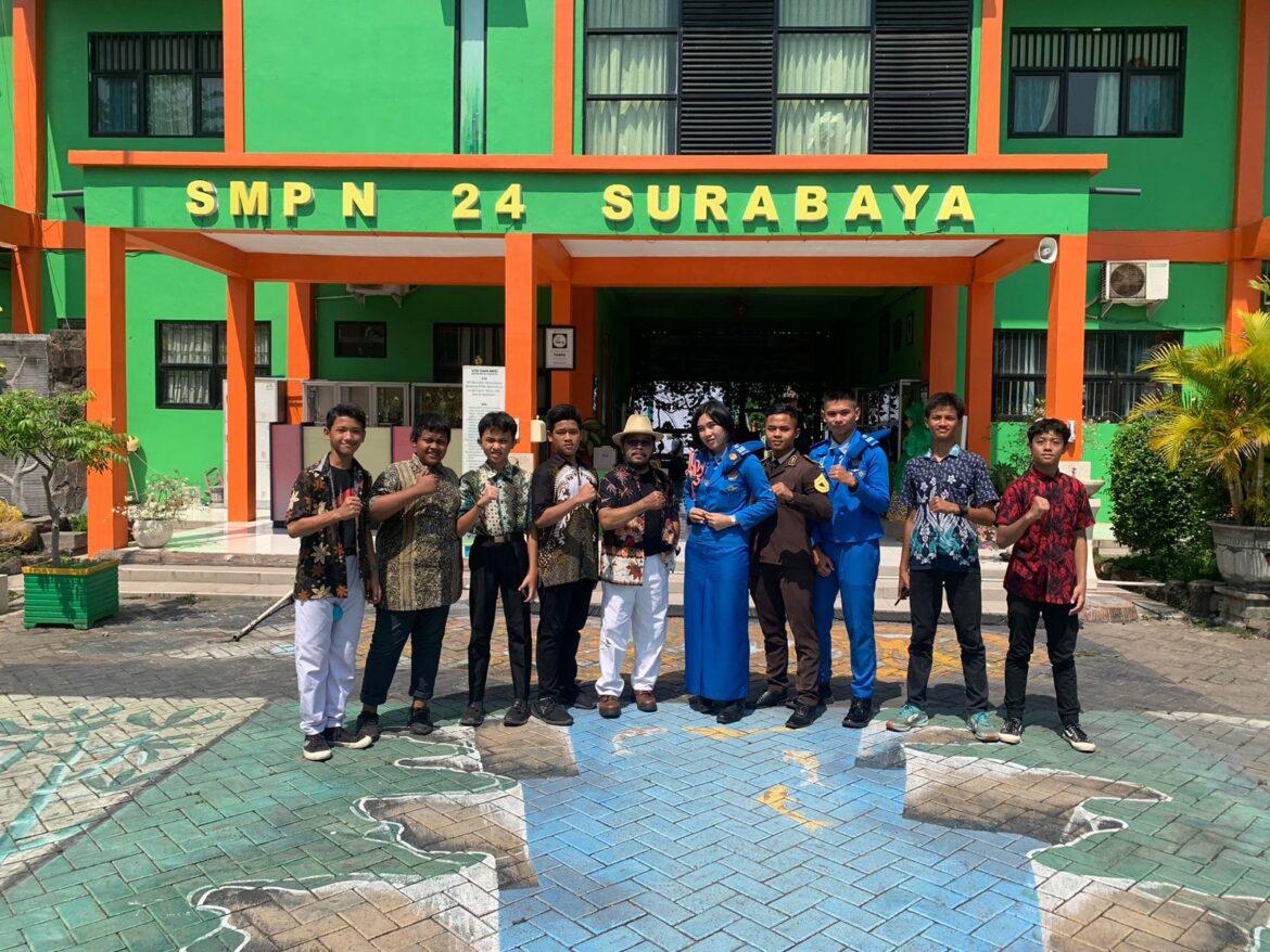 Kunjungan Alumni Gabungan SMAN Taruna di Jawa Timur Dalam Acara Pentas Seni SMPN 24 Surabaya Menambah Gairah dan Semangat Belajar Adik Kelas Meraih Cita-cita 