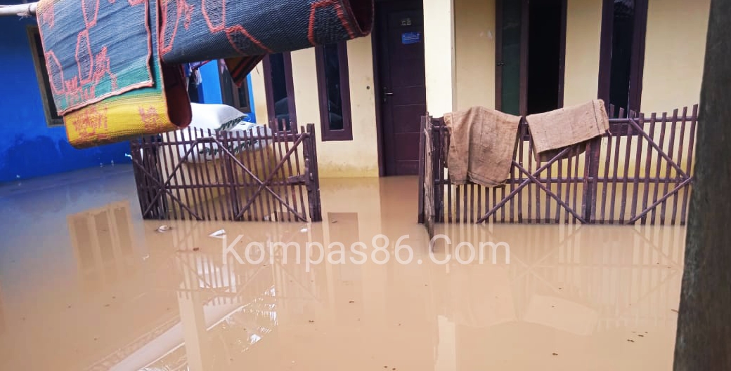 70 Rumah Di Desa.Cisangu Kabupaten Lebak.Banten Terkena Dampak Banjir