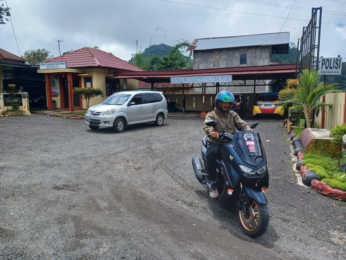 Polsek Sindang Kelingi Giat Pengawalan Di Jalan Curup-Lubuk Linggau Secara Gratis