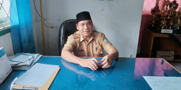 Camat Kaur Utara 