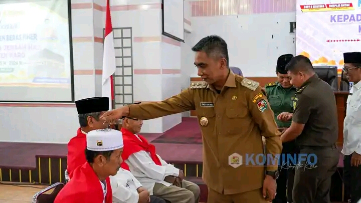 Wakil Bupati Karo Hadiri Acara Njujungi Beras Piher Calon Jemaah Haji Kabupaten Karo Tahun 2024